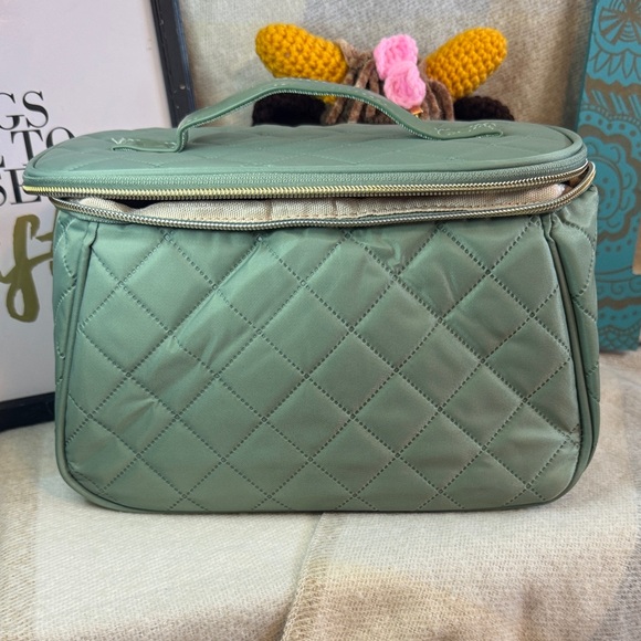 Handbags - Quilted Green Makeup Bag